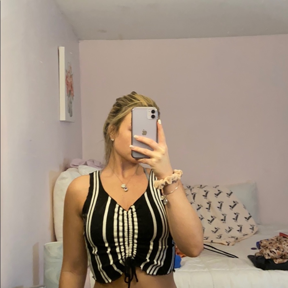 Crop Top - Picture 2 of 3